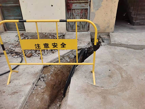2021年11月濟南市萊蕪區老舊小區給水管道改造施工現場(chǎng)